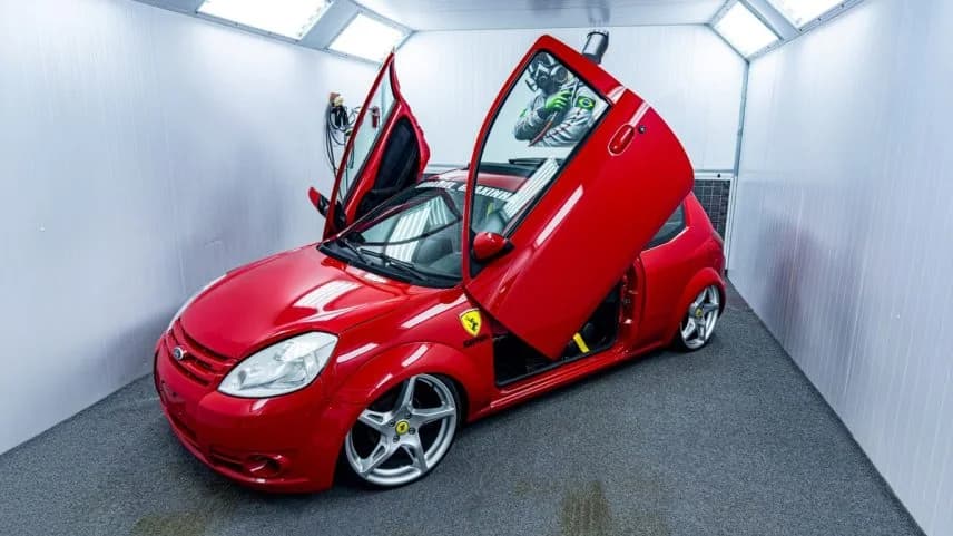 Karrari — Ford Ka transformado em Ferrari por Daniel Graxinha